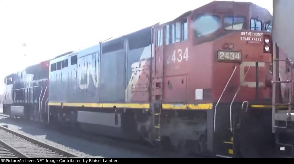 CN grain train